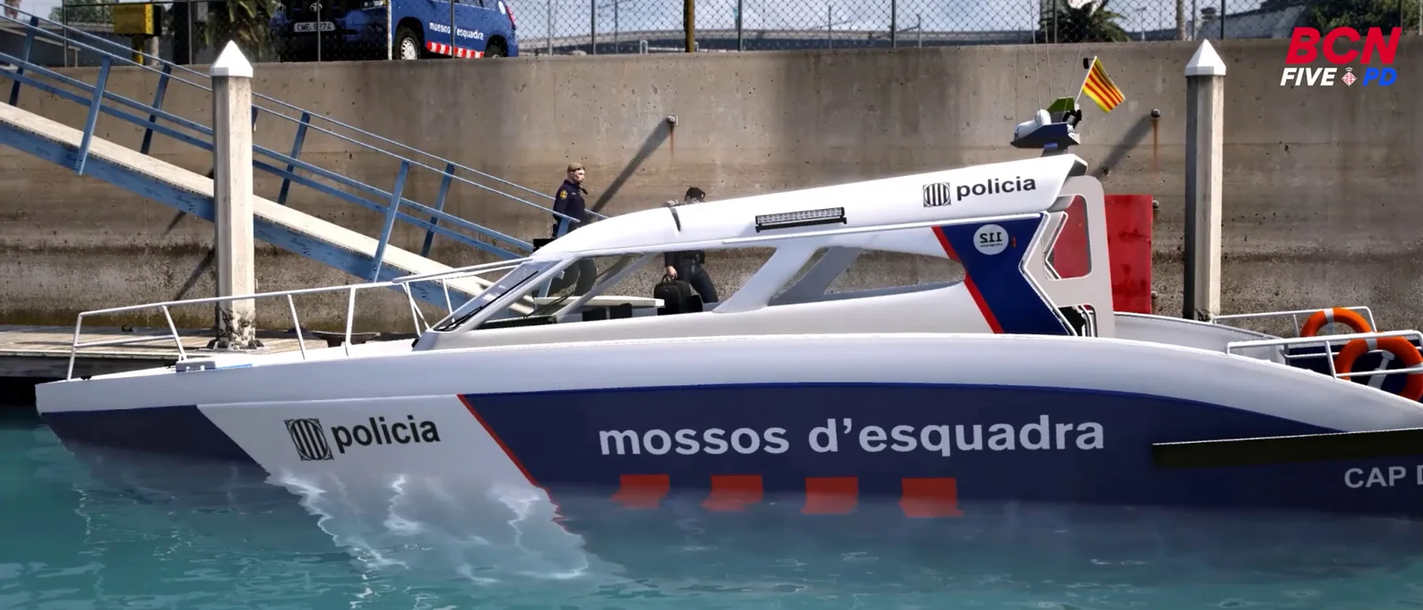 Embarcación de Mossos d’Esquadra en el puerto
